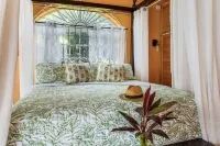 YanceyLargo- 4Br Villa Jacuzzi & Mountain Views by RedAwning