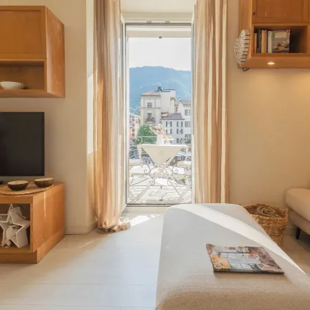 Linda Apartments by Rent All Como