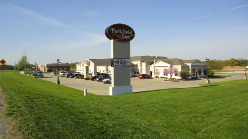 Parkfield Inn - Clinton Hotels in Henry County