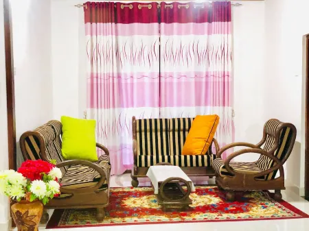 Family Ties Guest Inn