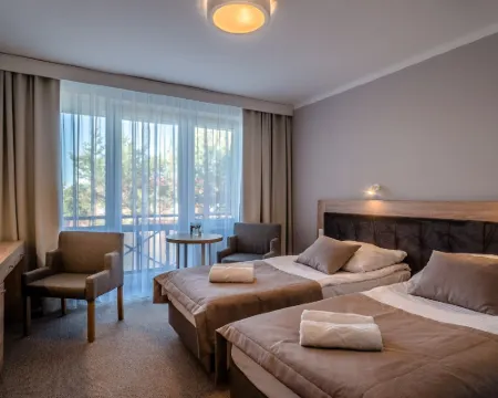 Hotel NAT Jarosławiec 斯瓦夫諾縣酒店