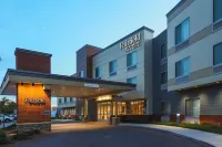 Fairfield Inn & Suites Marquette فنادق في ماركيت