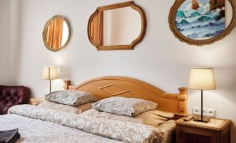 Room & Parking Assistance