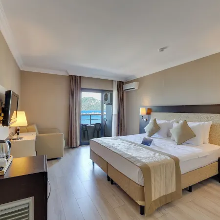 Faros Premium Beach