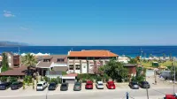 Assos Troy Beach Hotel - parking