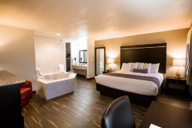 Ten Pin Inn & Suites