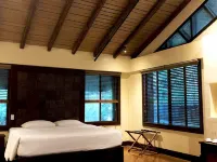 Fridays Puerto Galera Hotel in zona Spiaggia Haligi Beach