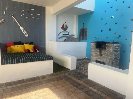 Withuis Hartenbos - No Load Shedding Отели рядом с достопримечательностью «Post Office Tree»