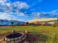 Lux Suites Tatu City Vacation House