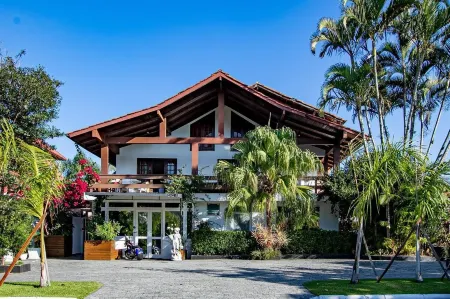 Suítes Jurerê Internacional Отели в г. Quinta dos Ganchos