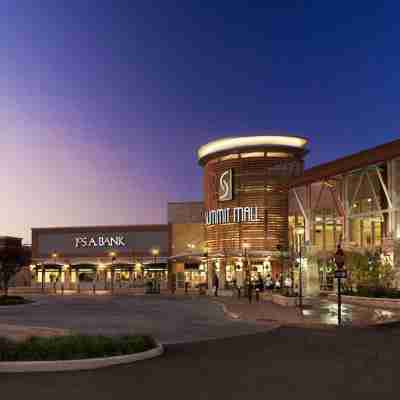 DoubleTree by Hilton Akron Fairlawn Hotel Exterior