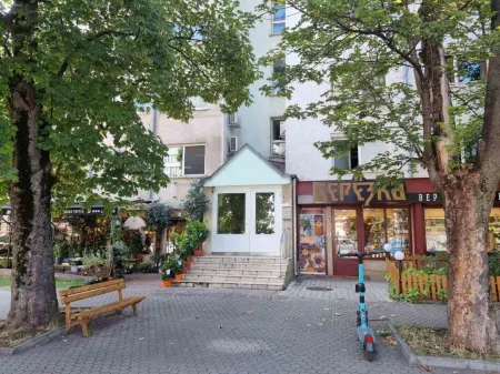 Apartment Lozenets, Sofia, Bulgaria Отели рядом с достопримечательностью «Централна минерална баня - Музей за история на София»