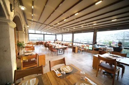 Cratus Stone Palace Отели рядом с достопримечательностью «Goreme Panorama»