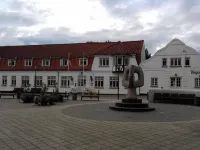 Diagonalkroen Hotels in Give