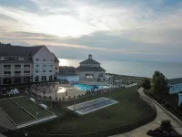 The Lodge at Geneva - Pools