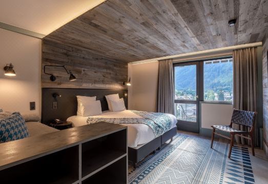 샬레 호텔 르 프리외레의 실내 수영장