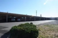 A-1 Budget Motel - parking