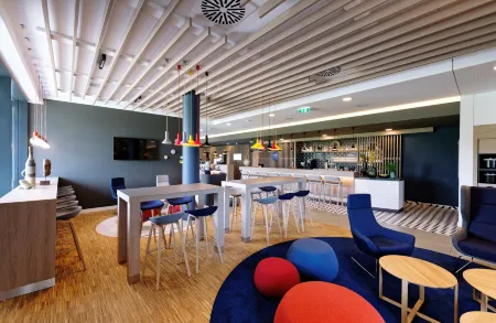 Holiday Inn Express Lustenau Отели в г. Mader