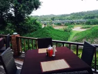 Him Naam Pai Resort Hoteles cerca de Puente Memorial Pai
