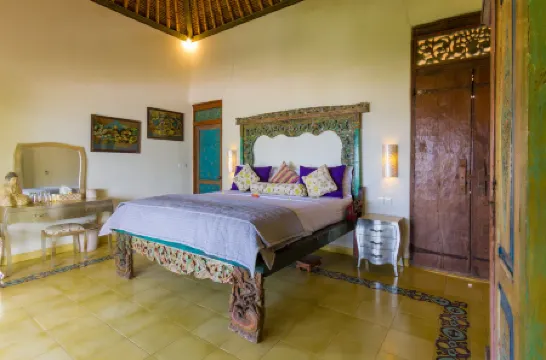 Life in Amed Beach Hotel Отели рядом с достопримечательностью «Lipah Beach»