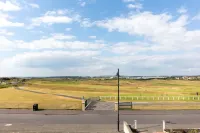 Old Prestwick View - Donnini Apartments