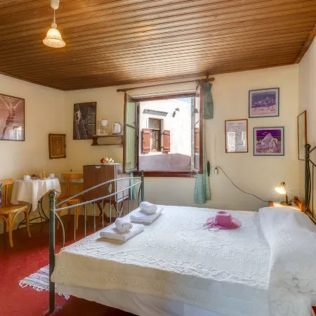 Ifigenia Rooms Studios