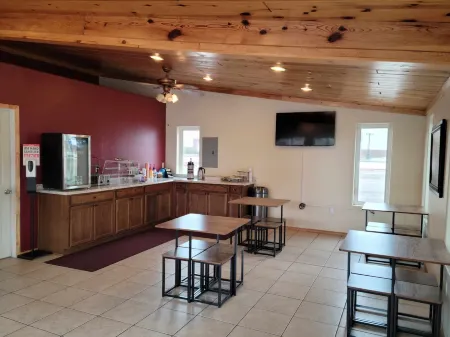 Econo Lodge Отели в г. Спрингервилл