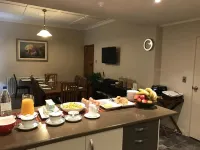 羅託魯瓦湖濱旅館家庭旅館- 限成人入住