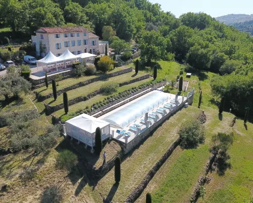 迷人民宿-帶安靜廚房|泳池 格拉斯住宿飯店