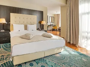 Crowne Plaza Borjomi