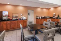 Wingate by Wyndham Canton/Hall of Fame - breakfast