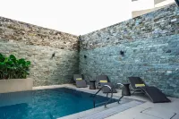 Summit Hotel Naga - مسبح