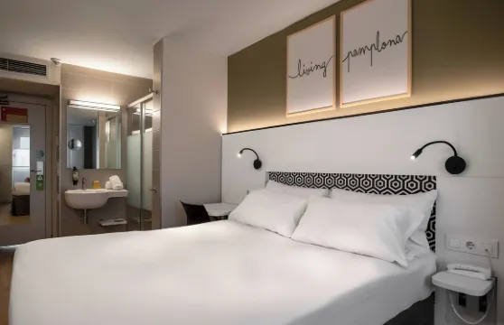 潘普洛納4U住宿酒店