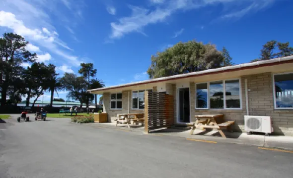 Waikanae Beach Top 10 Holiday Park Hotel di 