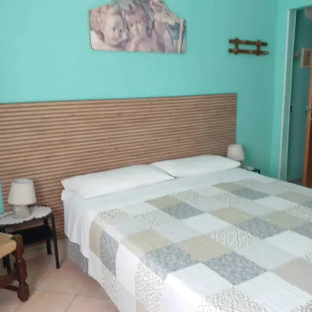 Achirina Bed and Breakfast Отели в г. Чистерна-Ди-Латина