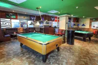 Ramee California Hotel - parkir