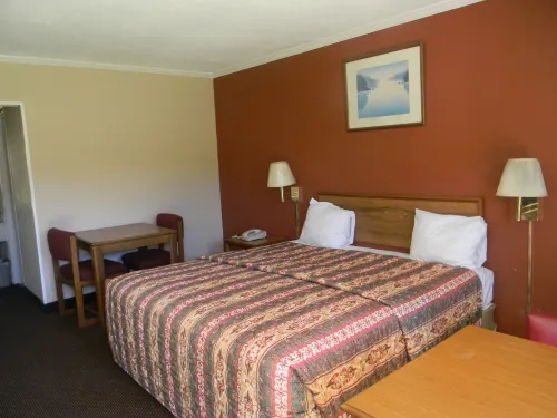 Sunrise Inn Lake Charles Hotels in Iowa