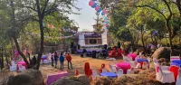 Quartz Himalayan Brothers - Airport Shuttle