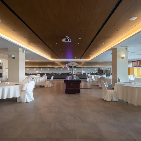 Hotel Maremons Отели рядом с достопримечательностью «Daepohang Port»