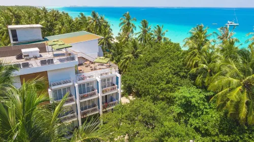 Dhiguveli Maldives Hotels in Nalaguraidhoo