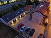 Guverna New City Accommodation - parking