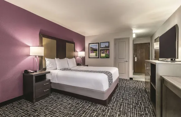 格倫伍德温泉拉昆塔温德姆套房酒店