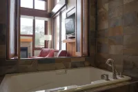 Sunshine Mountain Lodge Hotel a Improvement District No. 9