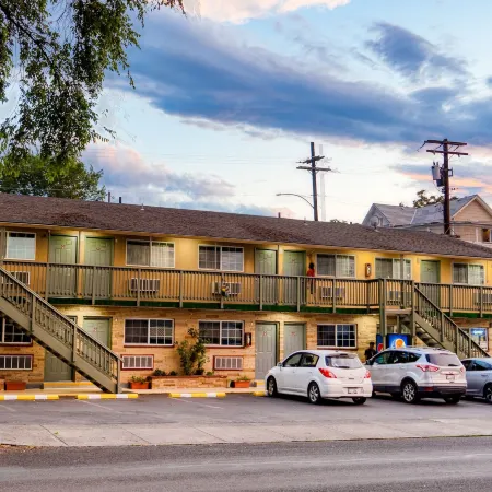 Budget Inn