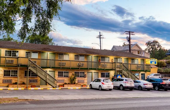 巴基特汽車旅館