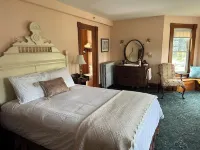 Meredith Inn Hotels in Meredith