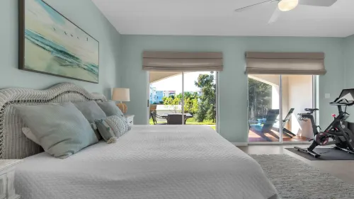 .2 Miles from Beach, Bright and Modern Townhome, 3Bd, 3BTH