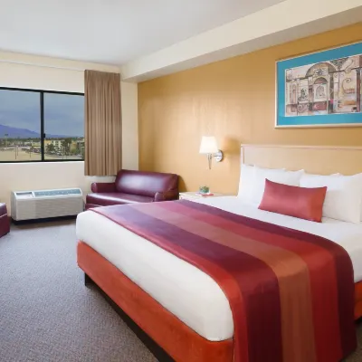 Arizona Charlie's Decatur Hotels near TPC Summerlin