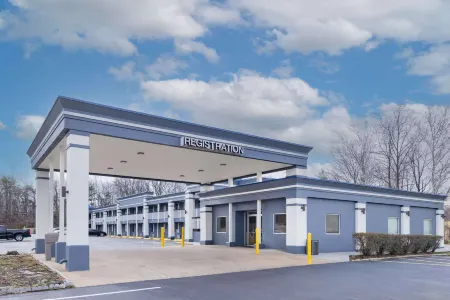 Days Inn by Wyndham Fredericksburg North Отели в г. Фолмут