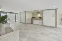Aquarius Kawana Hotels in Birtinya